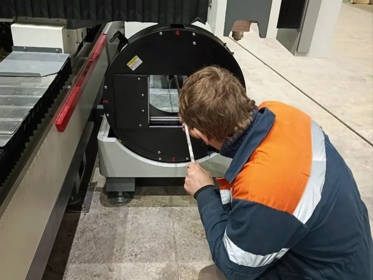 комбинированный станок лазерной резки HGTECH SMART3015T