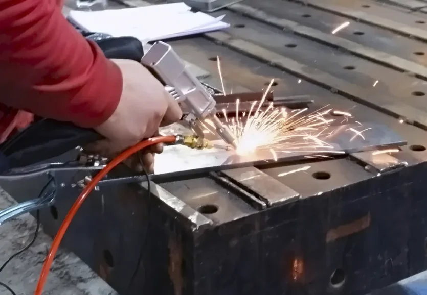 Пусконаладка аппарата лазерной сварки HGTECH SMART HW-2000 для «Солигорскспецмонтаж»