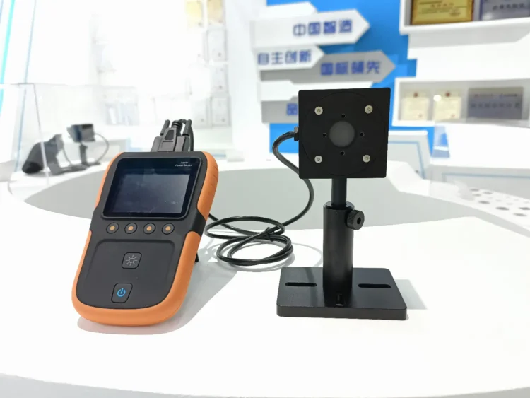 Датчики мощности лазера Opticmeta 10 мВт – 20 Вт с воздушным охлаждением