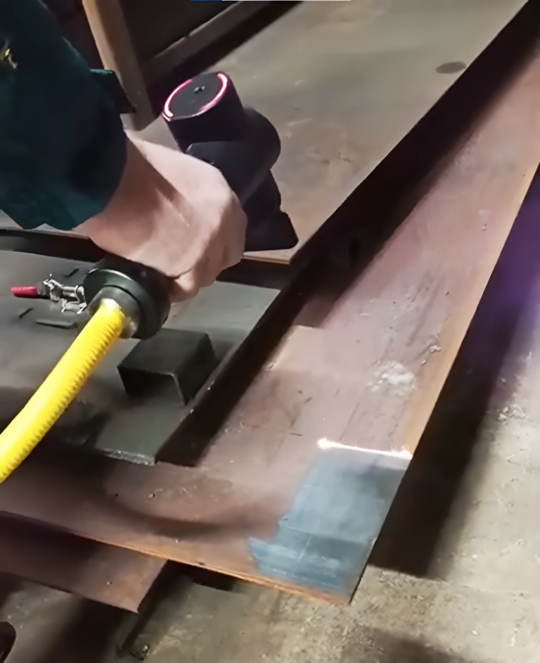 Аппарат протестировали на заготовках с различными загрязнениями. Качество и скорость очистки соответствовали требованиям заказчика.