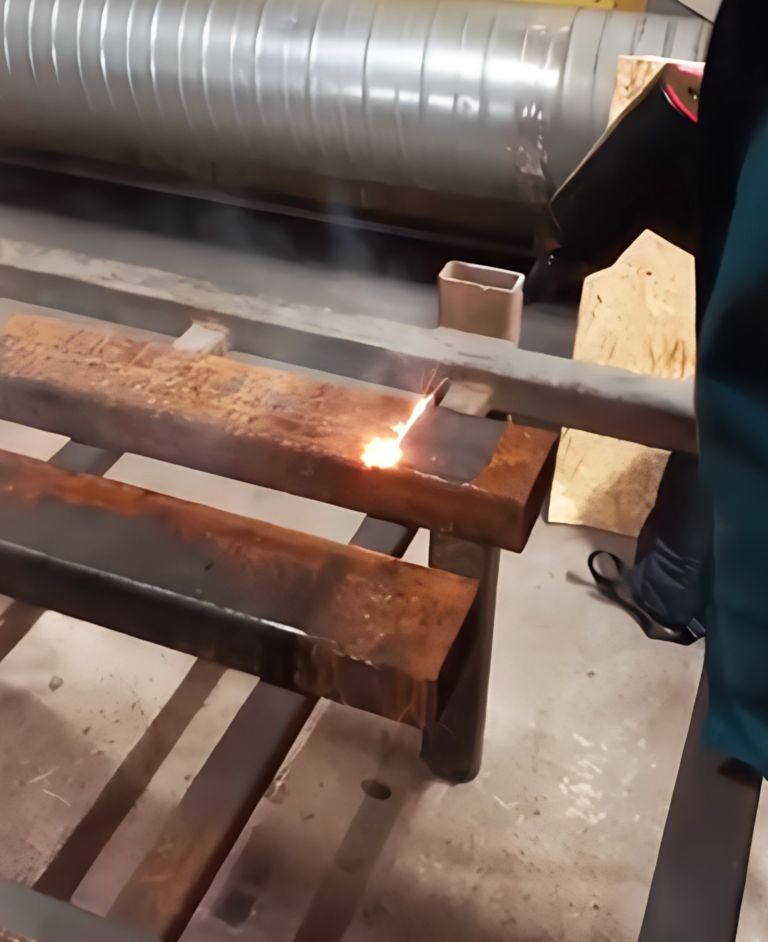 Аппарат протестировали на заготовках с различными загрязнениями. Качество и скорость очистки соответствовали требованиям заказчика.