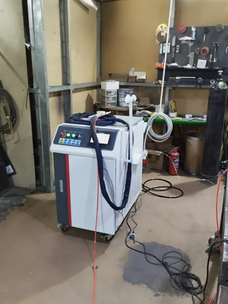 Аппарат ручной лазерной сварки HGTECH SMART HW-1500