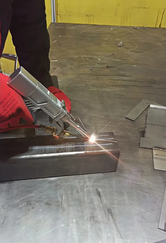 Аппарат ручной лазерной сварки HGTECH SMART HW-3000