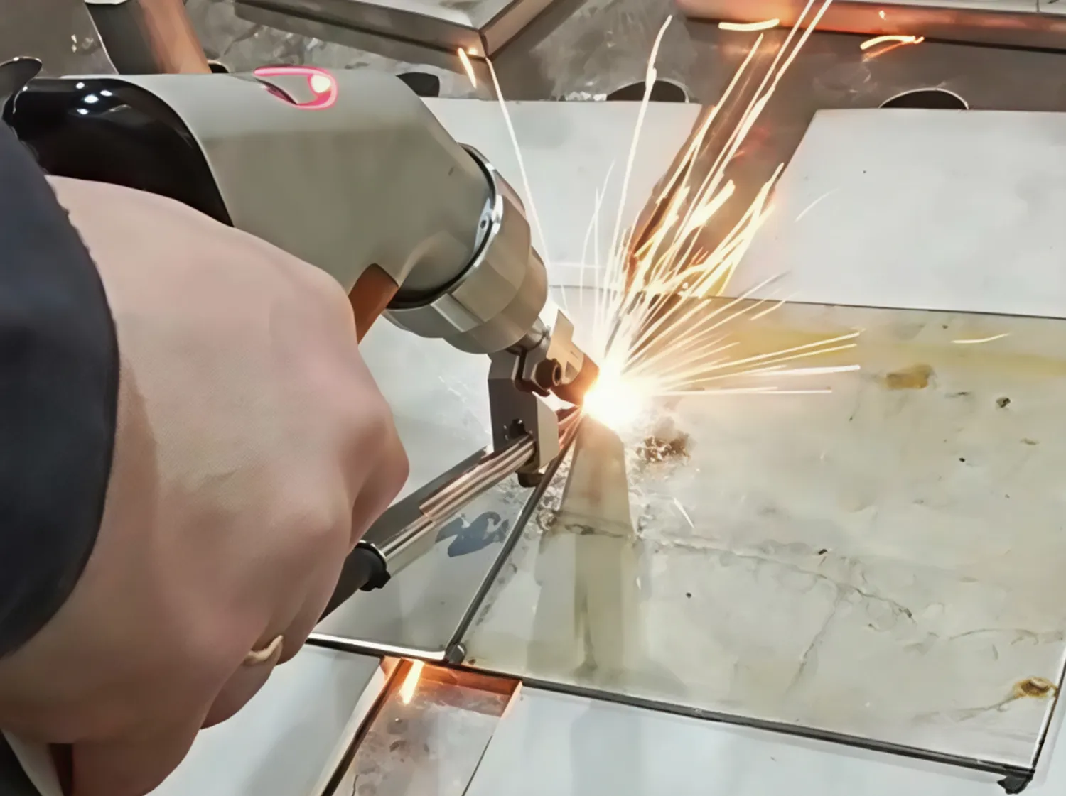 Система ручной лазерной сварки IPG LightWELD XR 1500