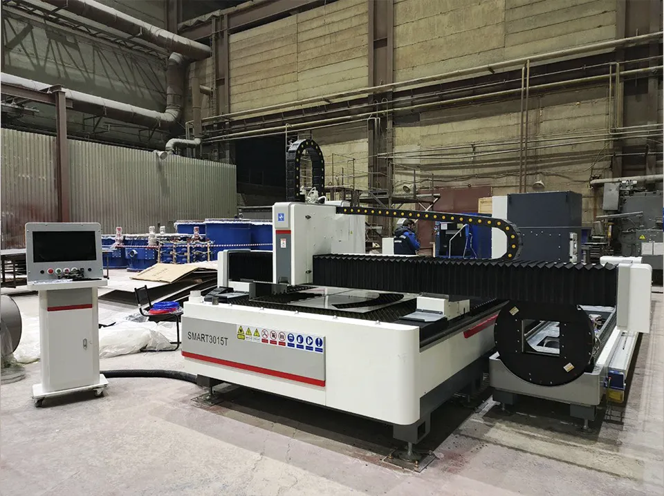 Комбинированный станок лазерной резки HGTECH SMART3015T