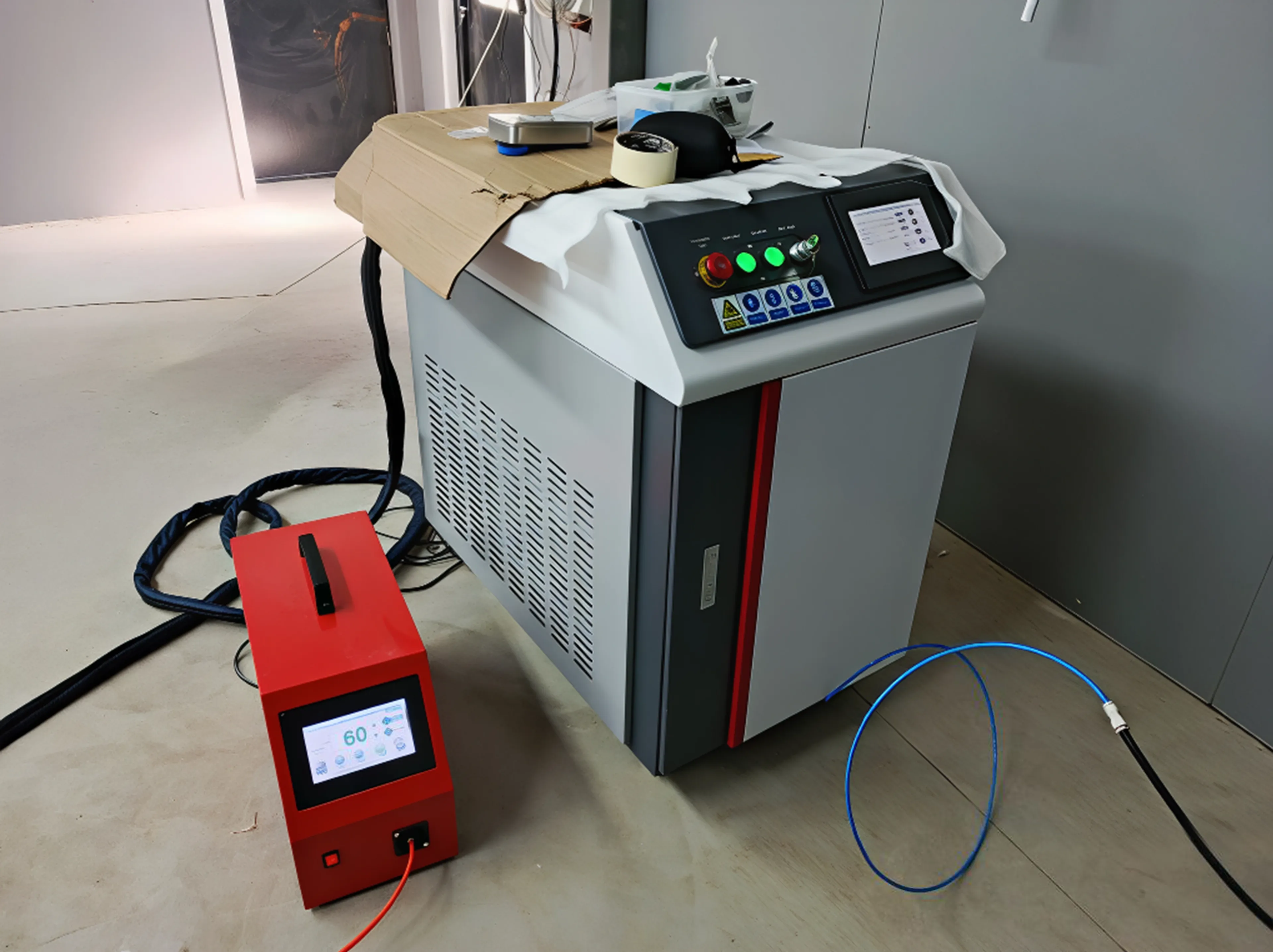 Аппарат ручной лазерной сварки HGTECH SMART HW-2000