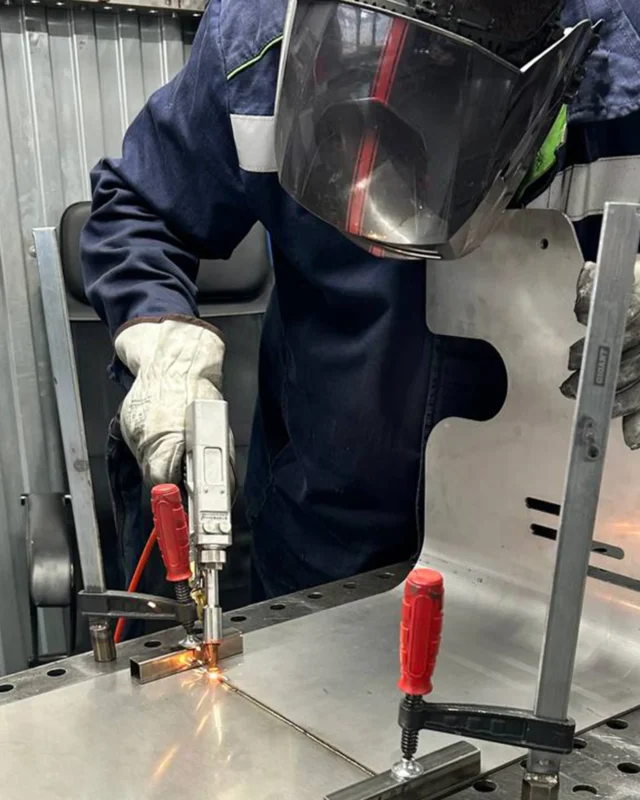 Пусконаладка аппарата ручной лазерной сварки HGTECH SMART HW-1500 для Grass