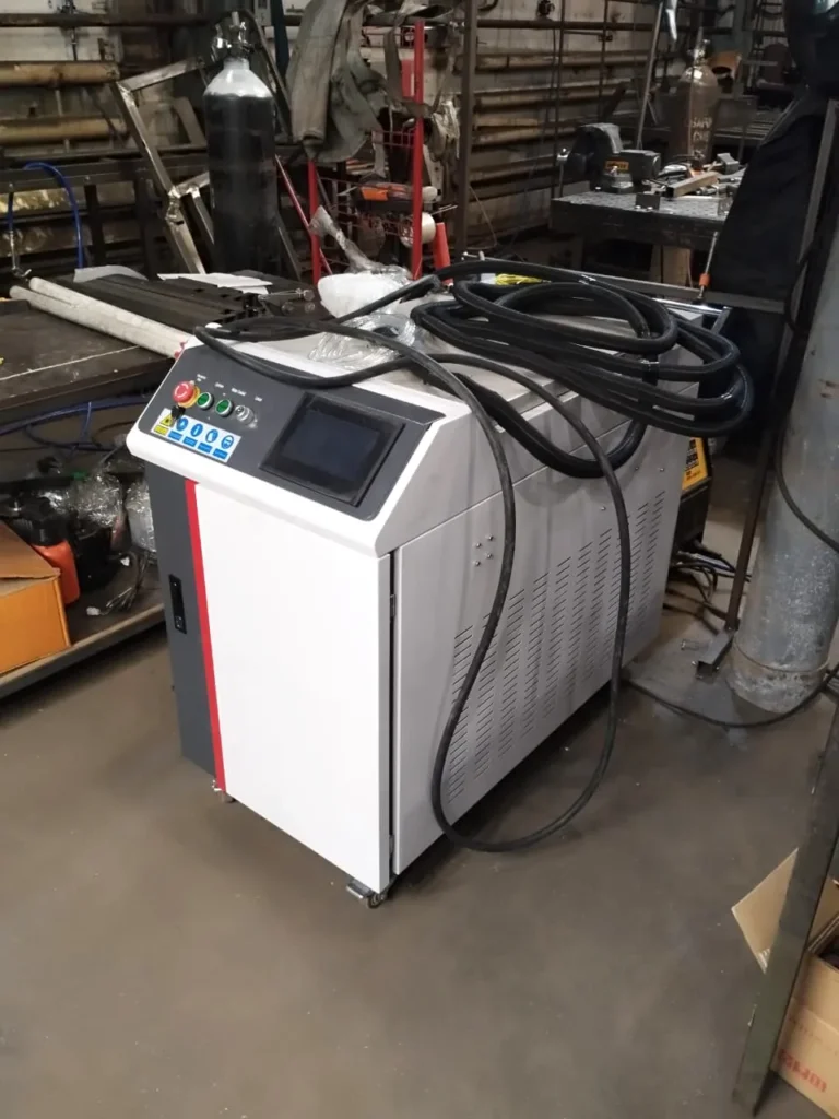 Аппарат ручной лазерной сварки HGTECH SMART HW-3000