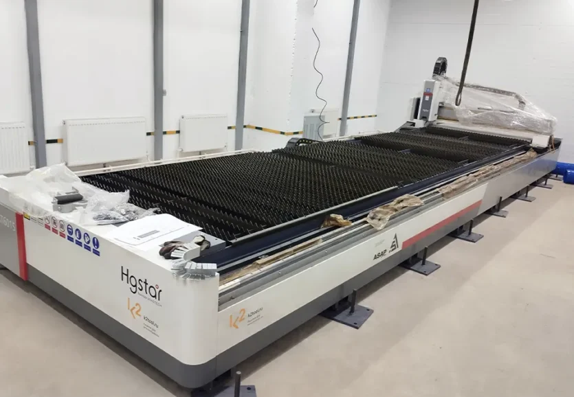 Лазерный станок HGTECH SMART6015E 6 кВт для резки листов металла