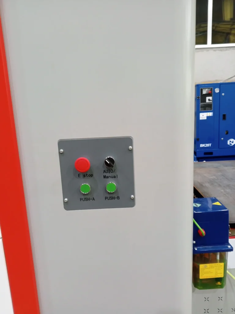 Лазерный станок HGTECH SMART3015PRO 3 кВт