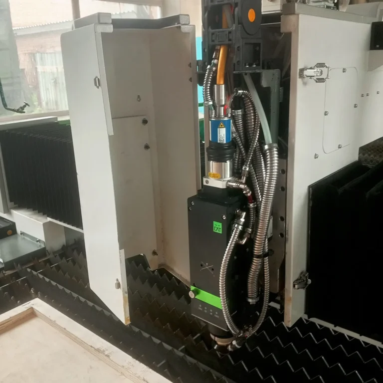 Лазерная головка станка HGTECH SMART6015E