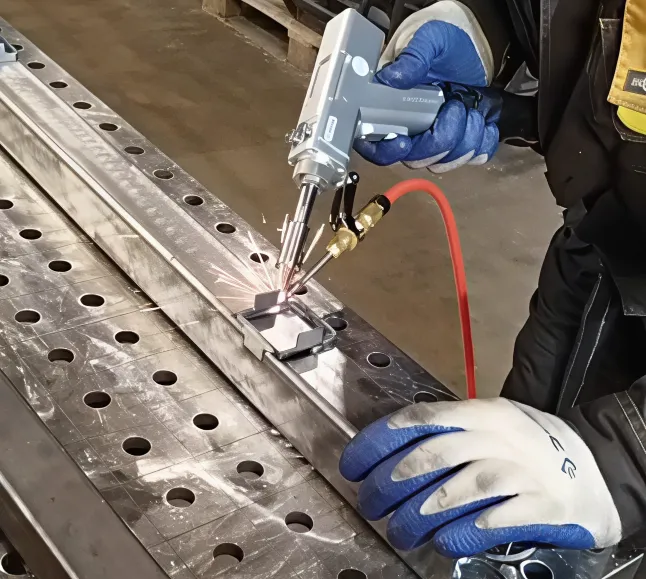 Аппарат ручной лазерной сварки HGTECH SMART HW-3000