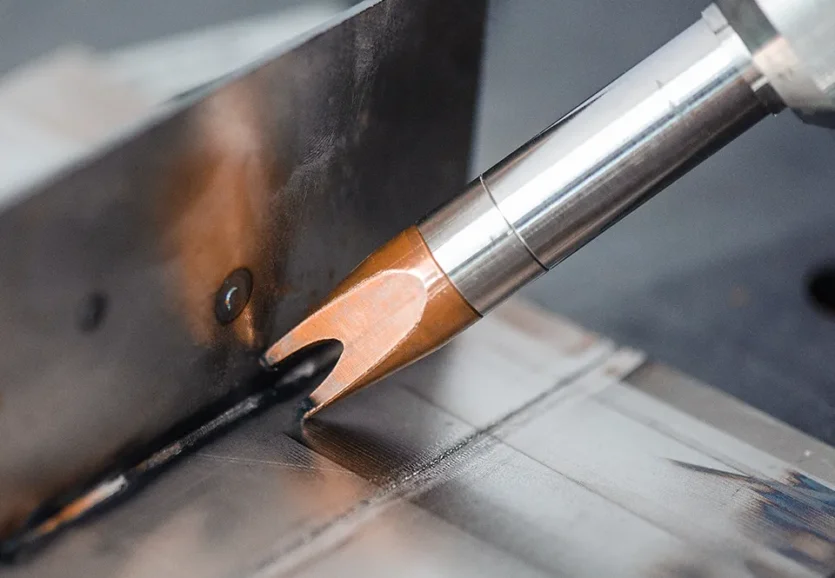 Пусконаладка аппарата лазерной сварки HGTECH SMART HW-1500 в Санкт-Петербурге