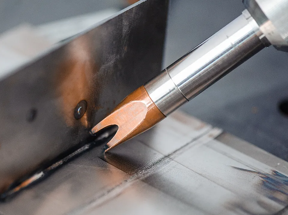 Пусконаладка аппарата лазерной сварки HGTECH SMART HW-1500 в Санкт-Петербурге