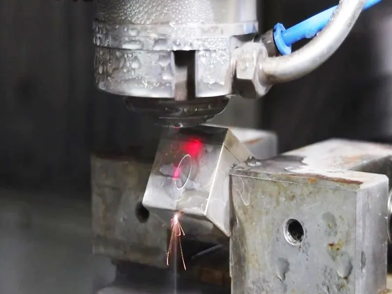 Многоосевые комплексы гидролазерной резки HEDEN LMJ