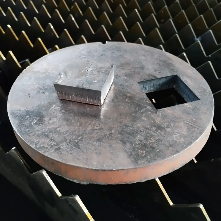 Комбинированный станок лазерной резки HGTECH SMART3015T