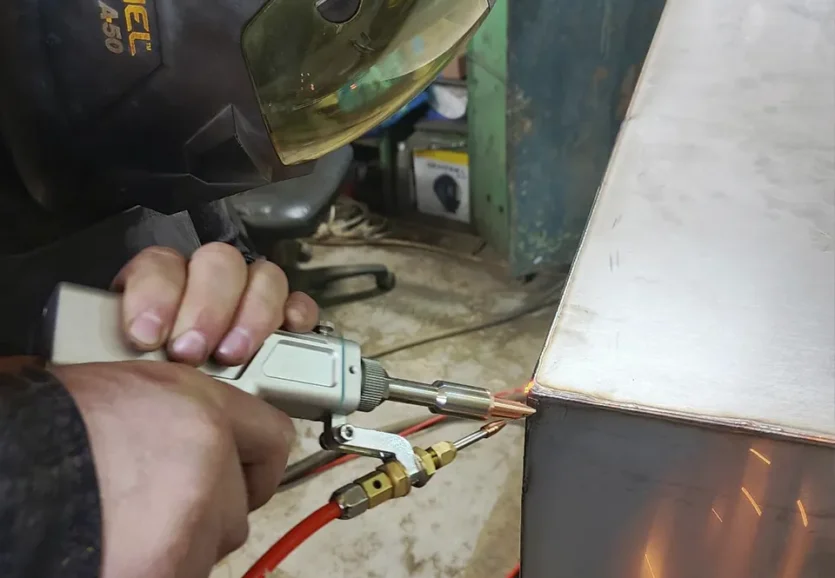 Аппарат ручной лазерной сварки HGTECH SMART HW-3000