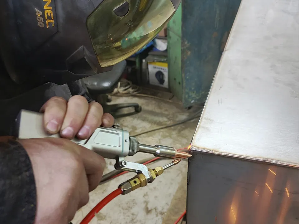 Аппарат ручной лазерной сварки HGTECH SMART HW-3000