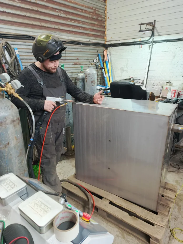 Аппарат ручной лазерной сварки HGTECH SMART HW-3000