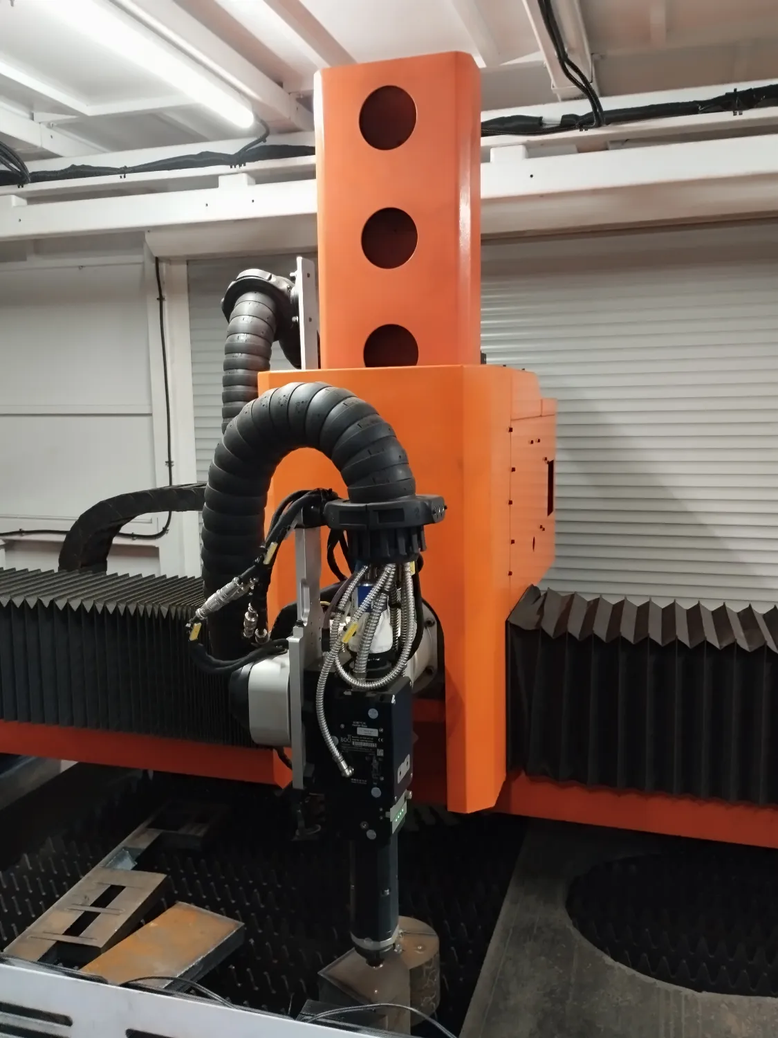 60 кВт - сверхвысокомощный лазерный станок