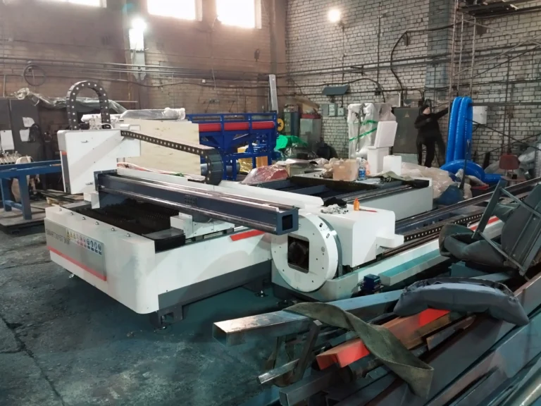 Комбинированный станок лазерной резки HGTECH SMART3015T