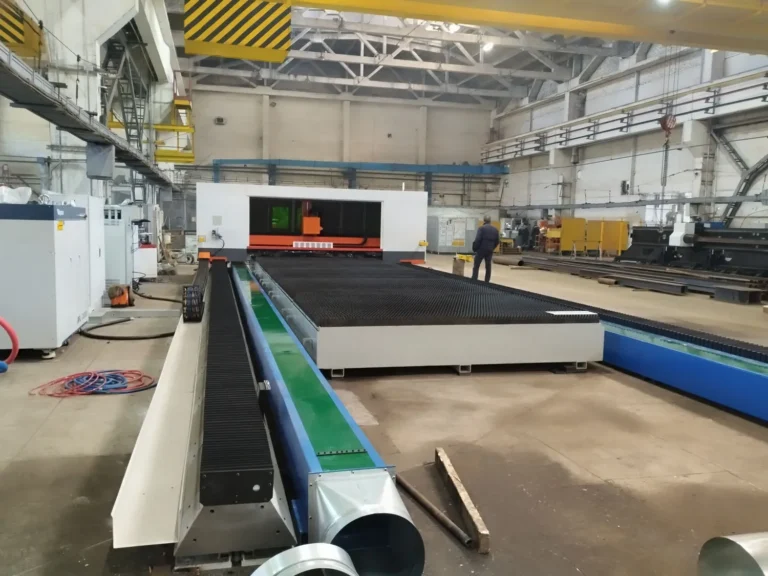 Широкоформатный лазерный станок HGTECH серии WALC-P для резки металла