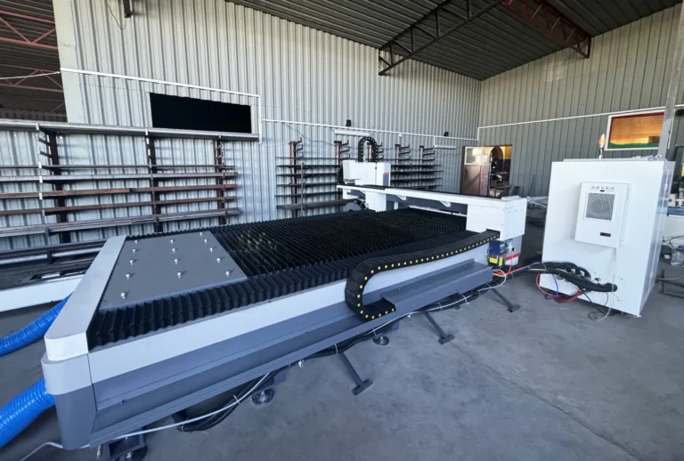 Комбинированный станок лазерной резки HGTECH SMART3015T