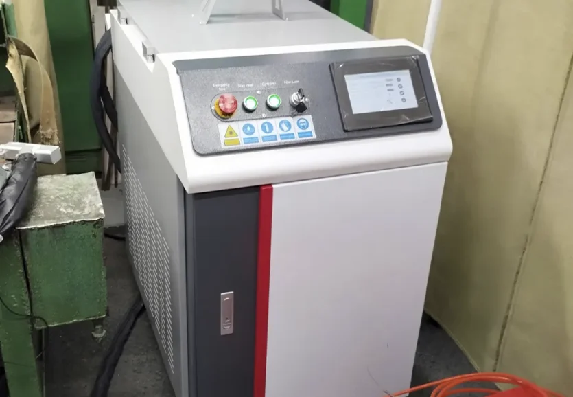 Аппарат ручной лазерной сварки HGTECH SMART HW-1500