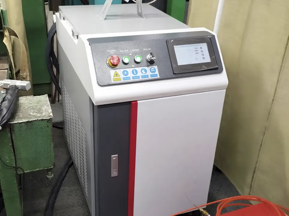 Аппарат ручной лазерной сварки HGTECH SMART HW-1500