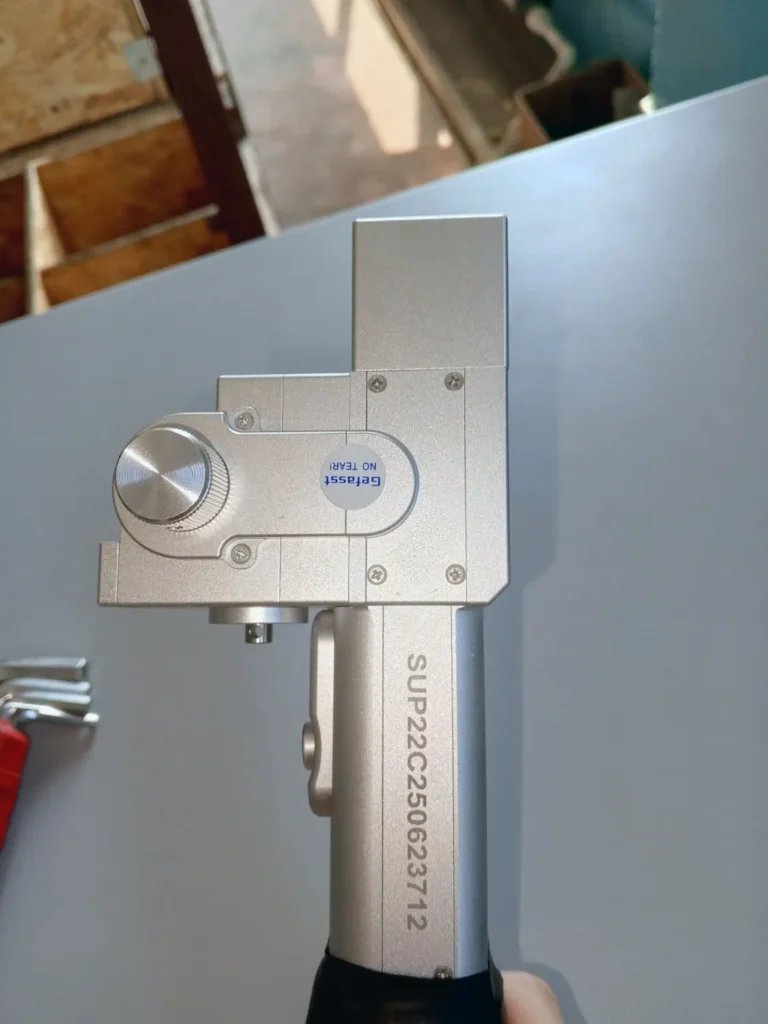 Портативная установка LXShow LXW-2000 для ручной лазерной очистки