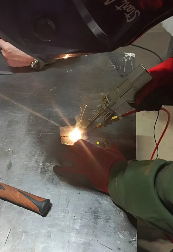 Аппарат ручной лазерной сварки HGTECH SMART HW-3000