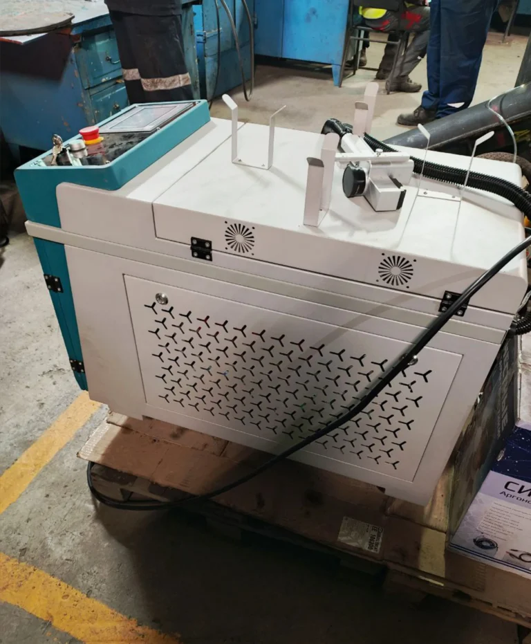 Портативная установка LXShow LXC-200W для лазерной очистки