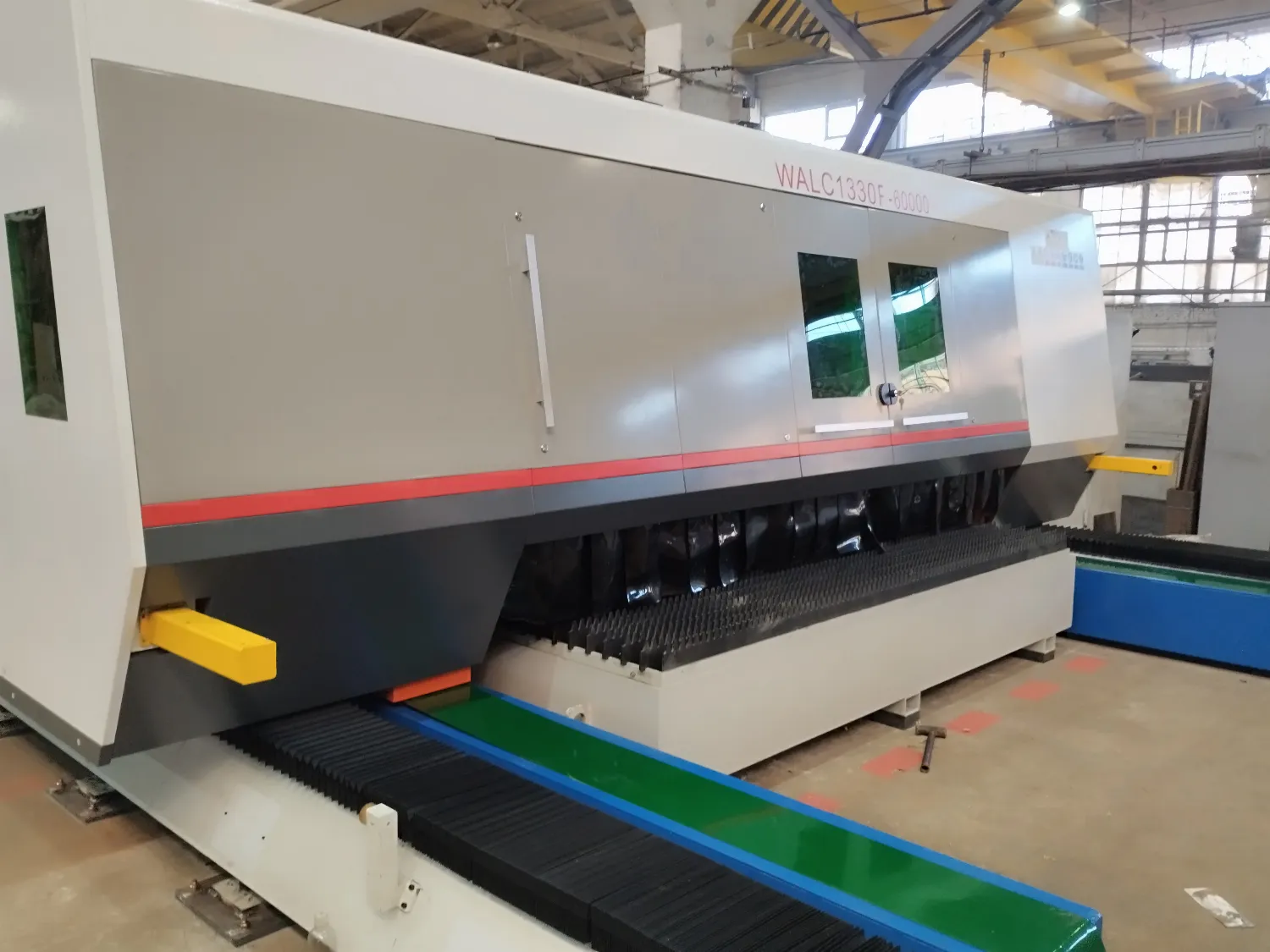 60 кВт - сверхвысокомощный лазерный станок