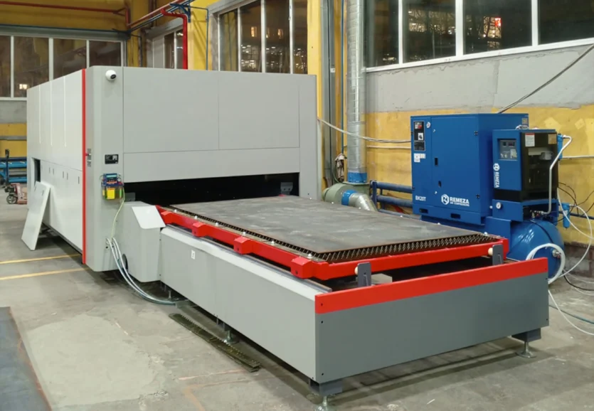 Лазерный станок HGTECH SMART3015PRO 3 кВт Лазерный станок HGTECH SMART3015PRO 3 кВт