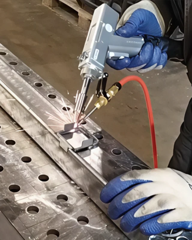 Аппарат ручной лазерной сварки HGTECH SMART HW-3000