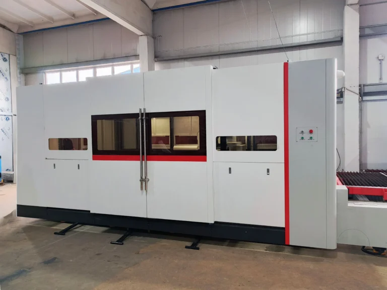 Лазерный станок HGTECH SMART3015PRO 3 кВт