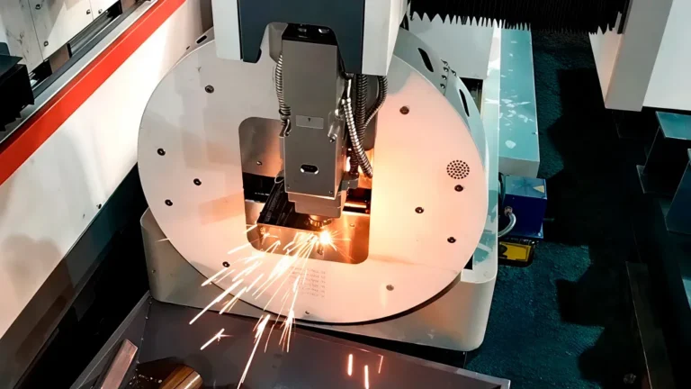 Комбинированный станок лазерной резки HGTECH SMART3015T